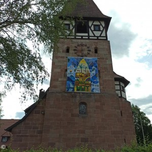 Unser Banner am Kirchturm
